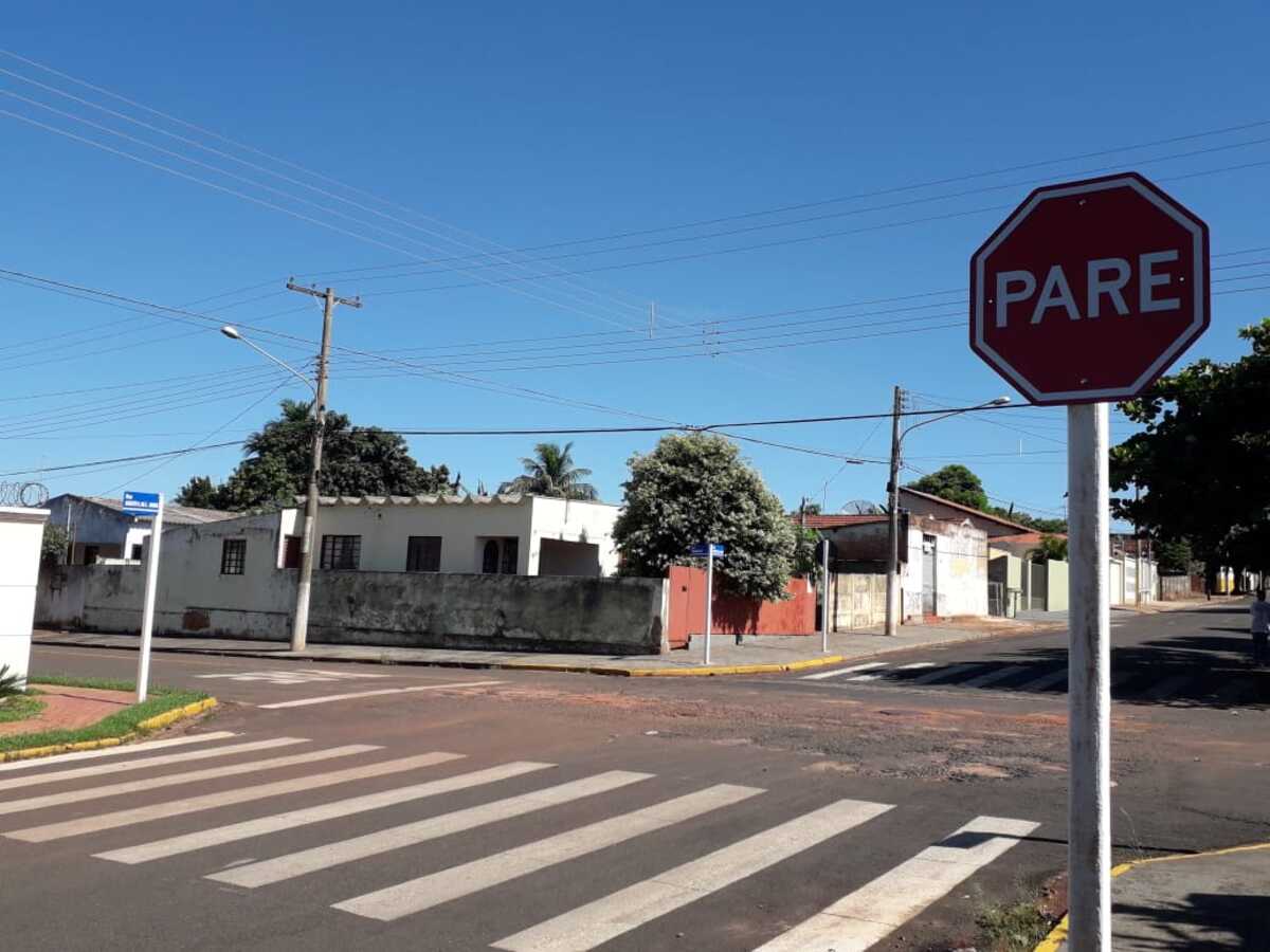 Avenidas recebem recapeamento de asfalto