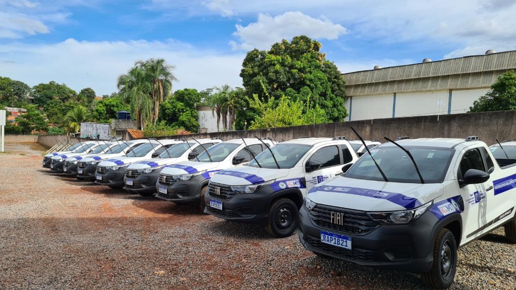 Agricultura familiar recebe 18 picapes para transporte da produção