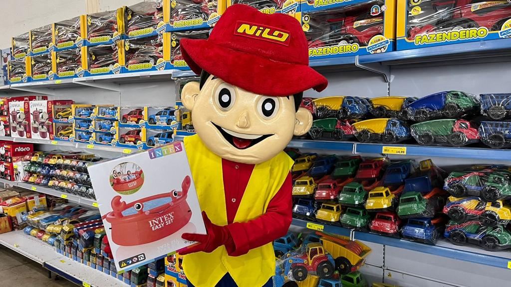 Supermercado Nilo realiza sorteio de piscina de pipocas