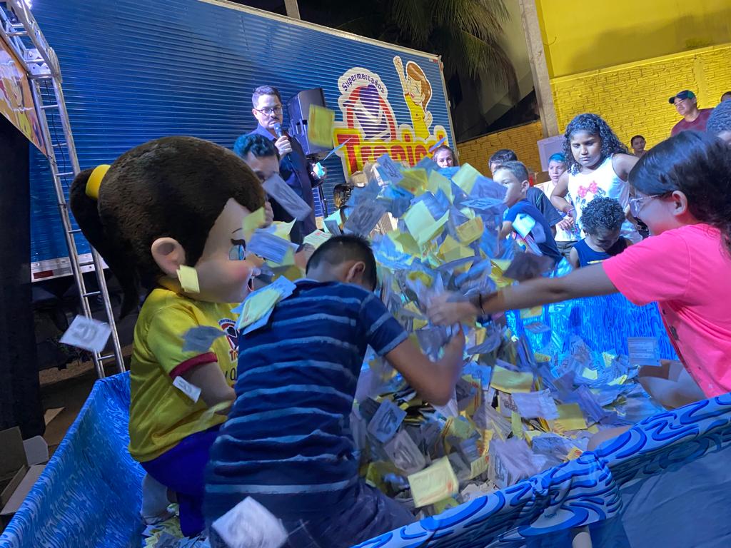 Sorteio do fim de ano do Super Tropical contemplou clientes que compraram em 2023; Veja Vídeo