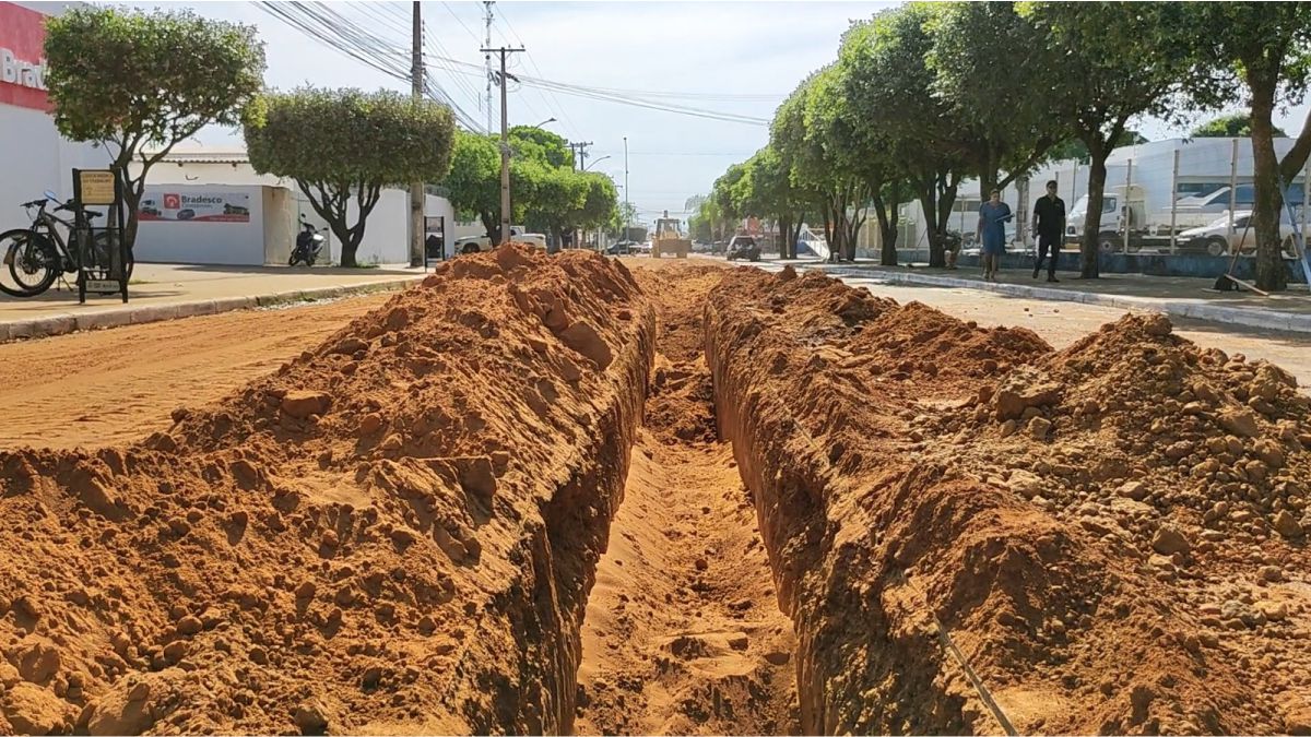 Prefeitura prossegue com obras de Esgotamento Sanitário nas ruas de Água Boa