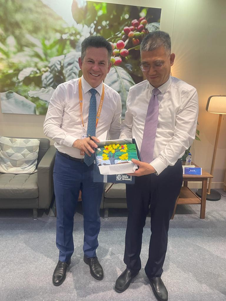 Laice Souza | Secom - MT Governador conversa com o vice-presidente do Banco da China que deseja investir no MT