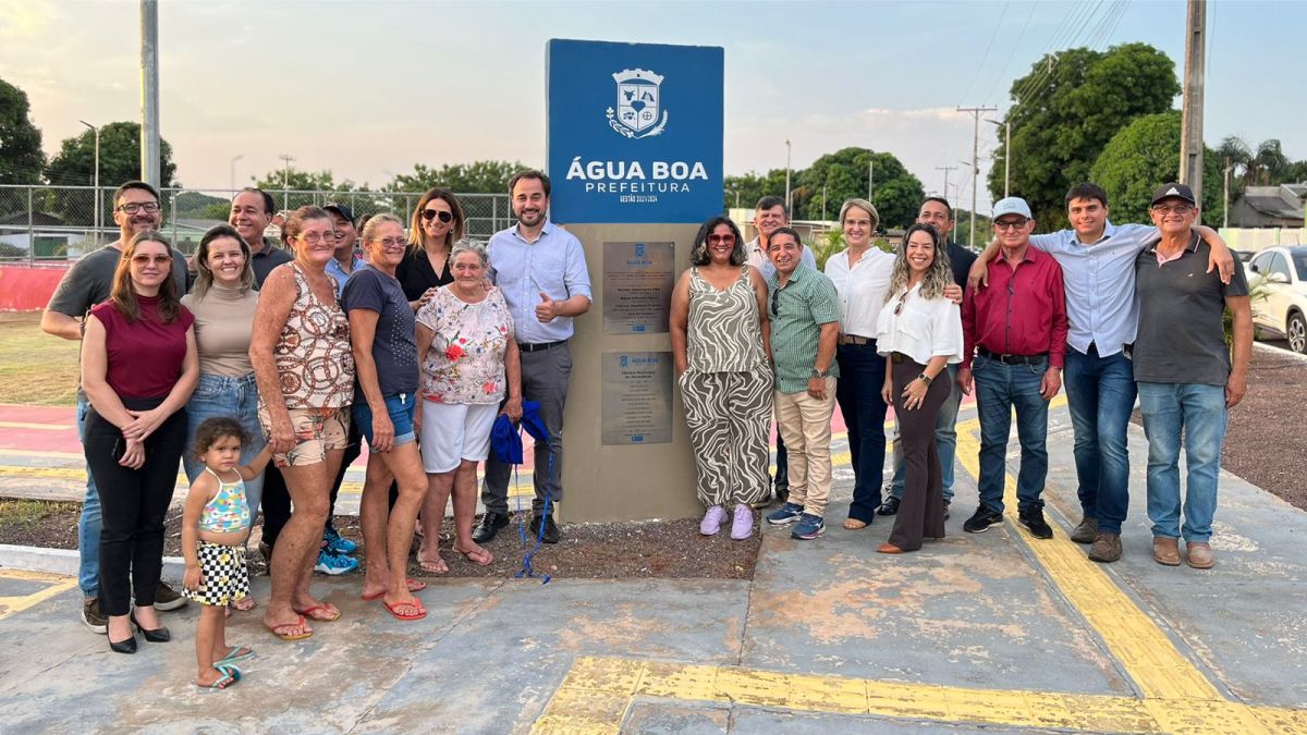 Prefeitura de Água Boa inaugura nova praça no bairro Guarujá