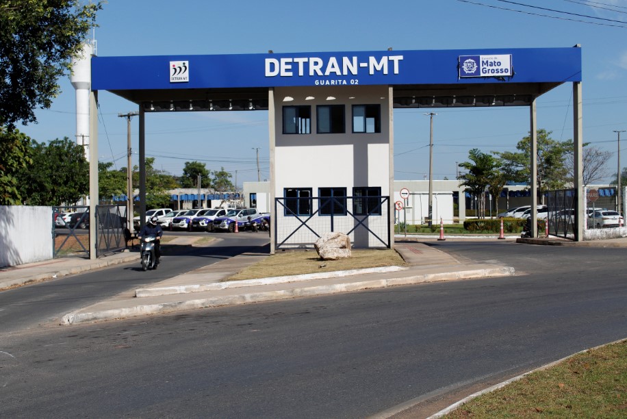 Detran-MT alerta sobre golpes envolvendo leilão de veículos em site falso