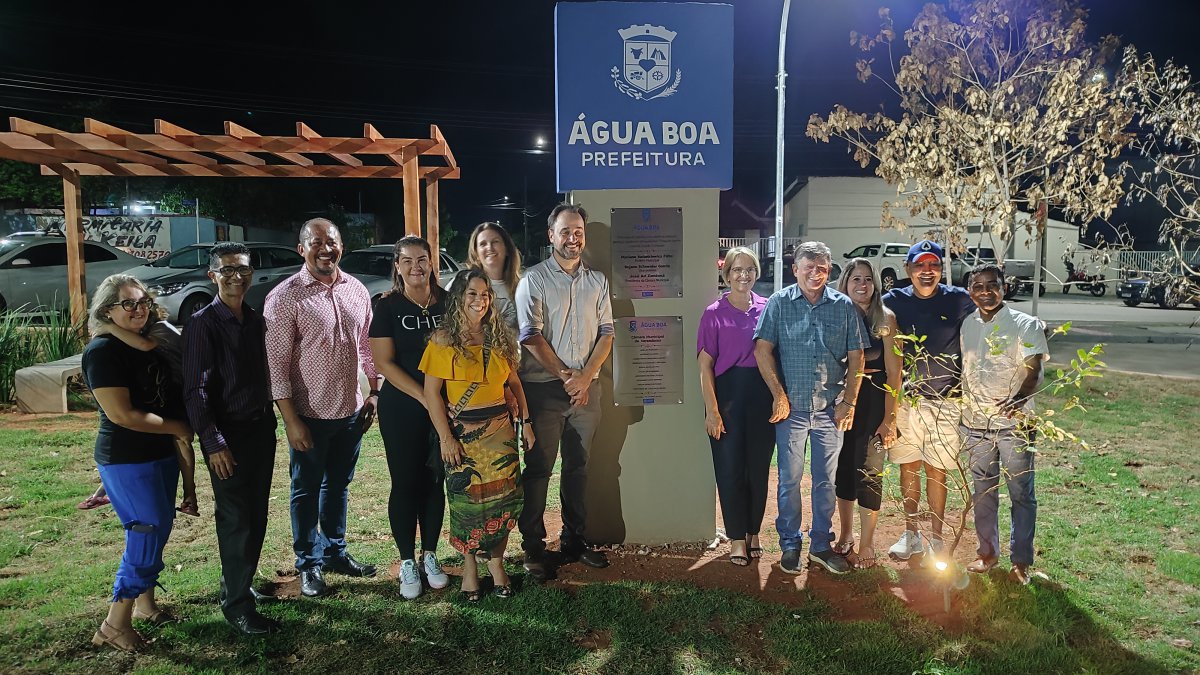 Prefeitura inaugurou obra do canteiro central da Avenida Coopercana