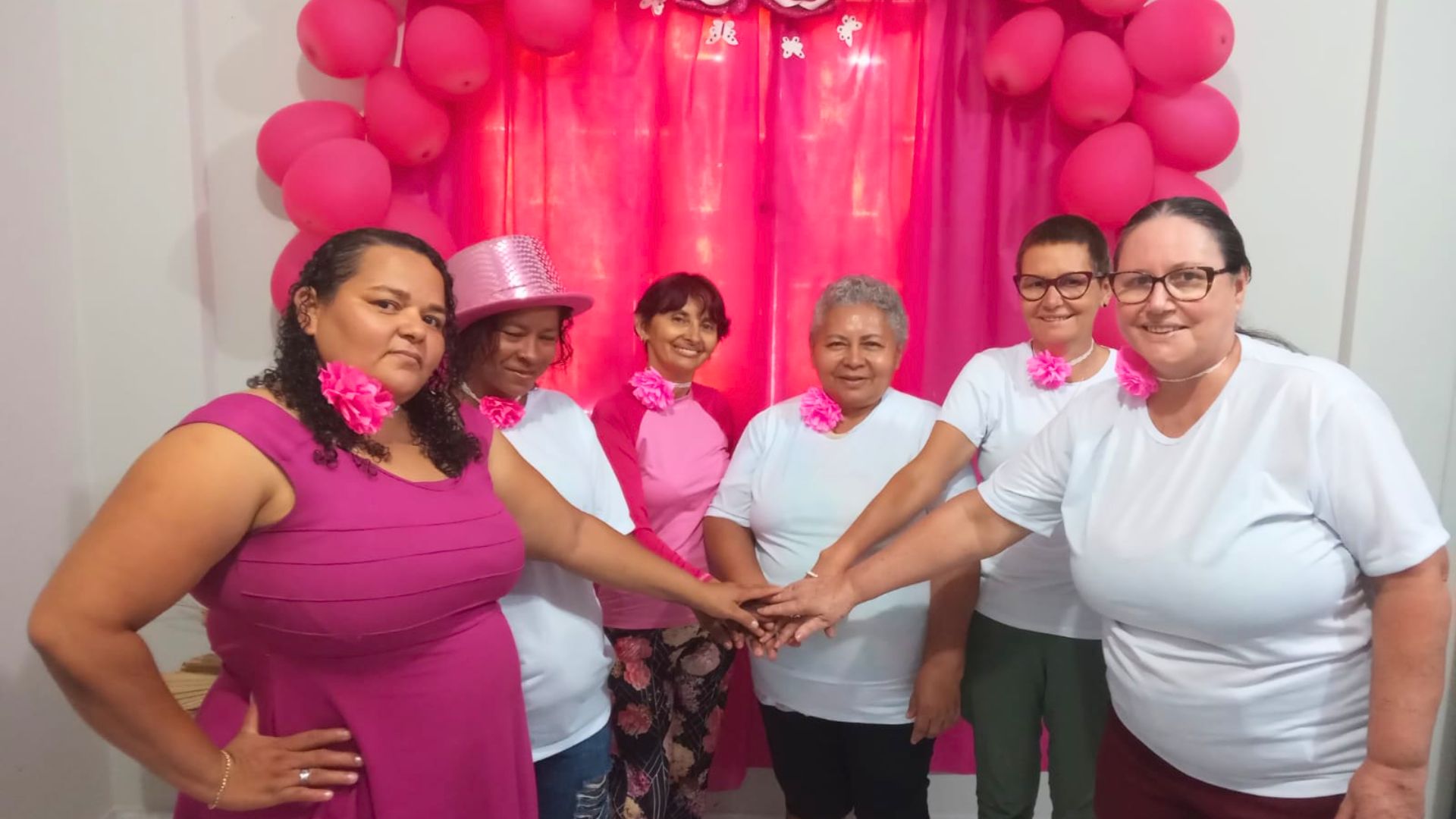 CAPS realiza bate-papo e sessão de fotos em alusão ao Outubro Rosa