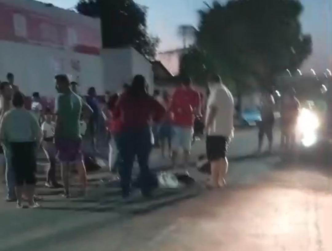 Acidente entre moto e bicicleta deixa uma pessoa ferida