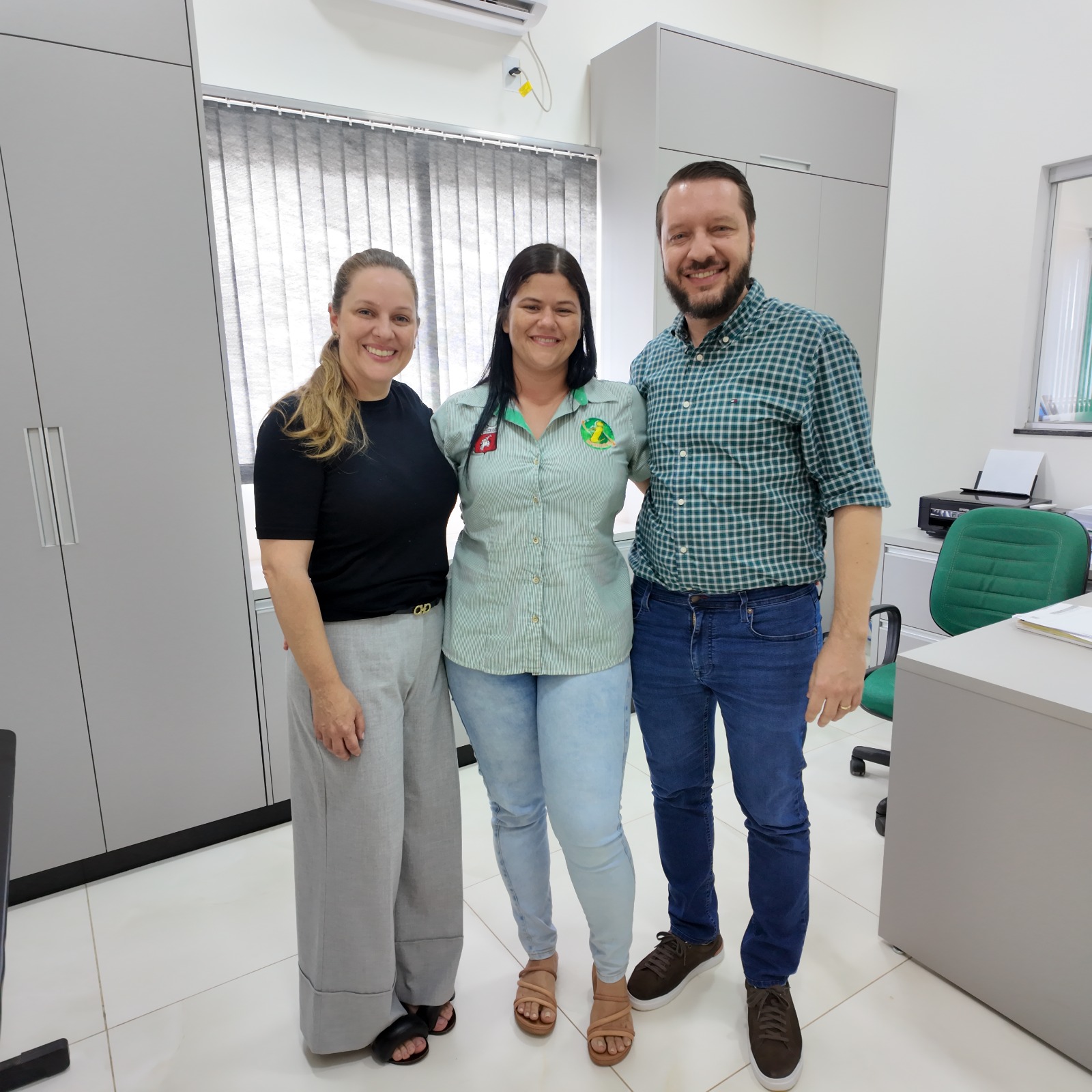 Vice-prefeito e secretária de saúde revelam à Rádio Interativa: regularização do Pingo d'Água avança e Querência investe em educação e saúde