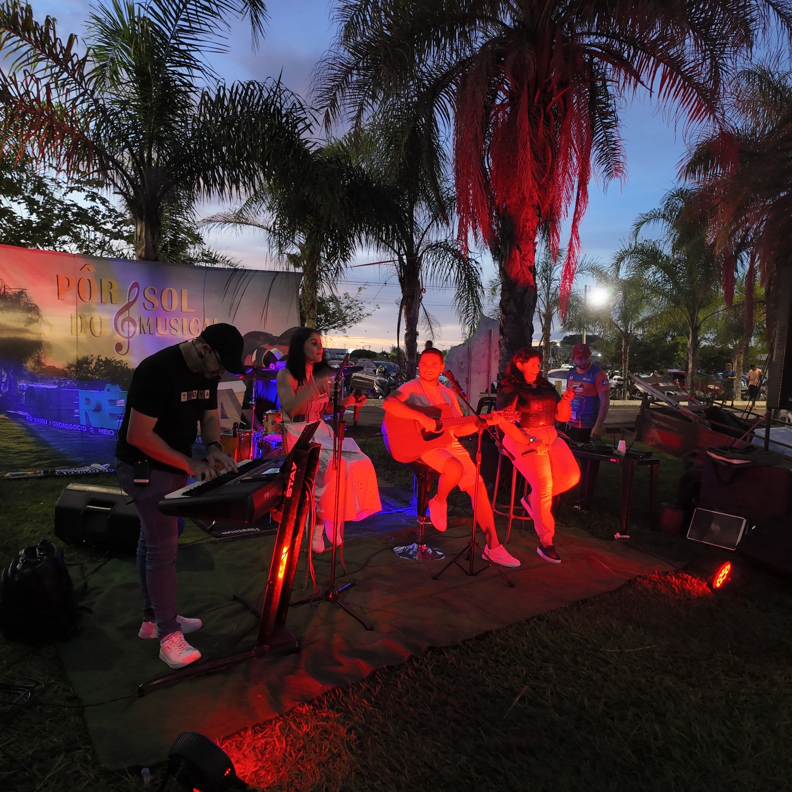 Imagem Lukas Barbosa Pôr do Sol Musical reúne comunidade no Lago Azul em Querência
