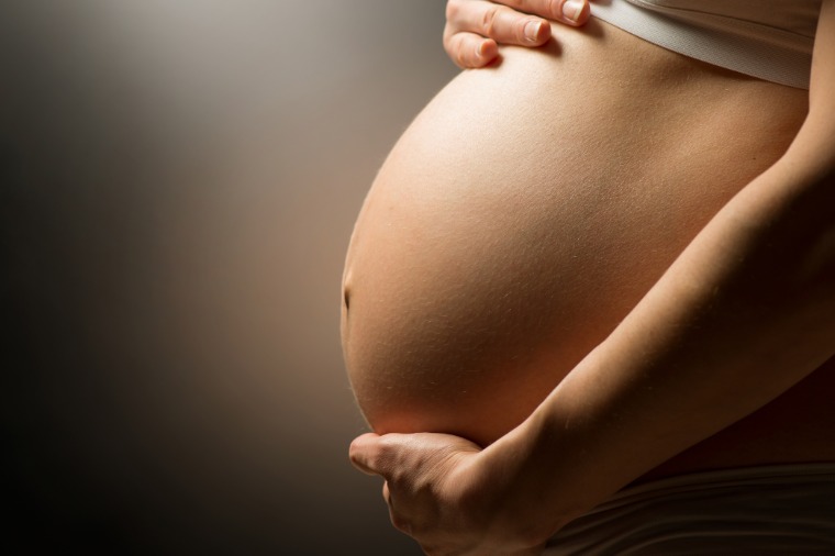 Entrega de filhos pelos pais para adoção não configura crime