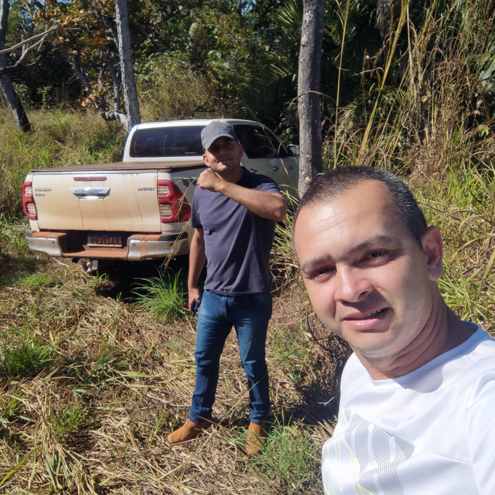 Hilux furtada em frente ao Parque de Exposições Antonio Tura foi recuperada pela PM