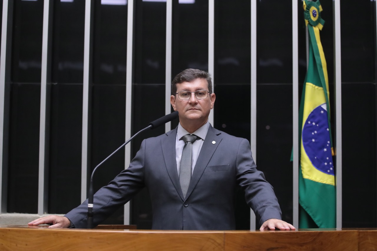 Rodrigo Da Zaeli assume mandato e defende Bolsonaro: ‘não vamos aceitar injustiças contra a direita’