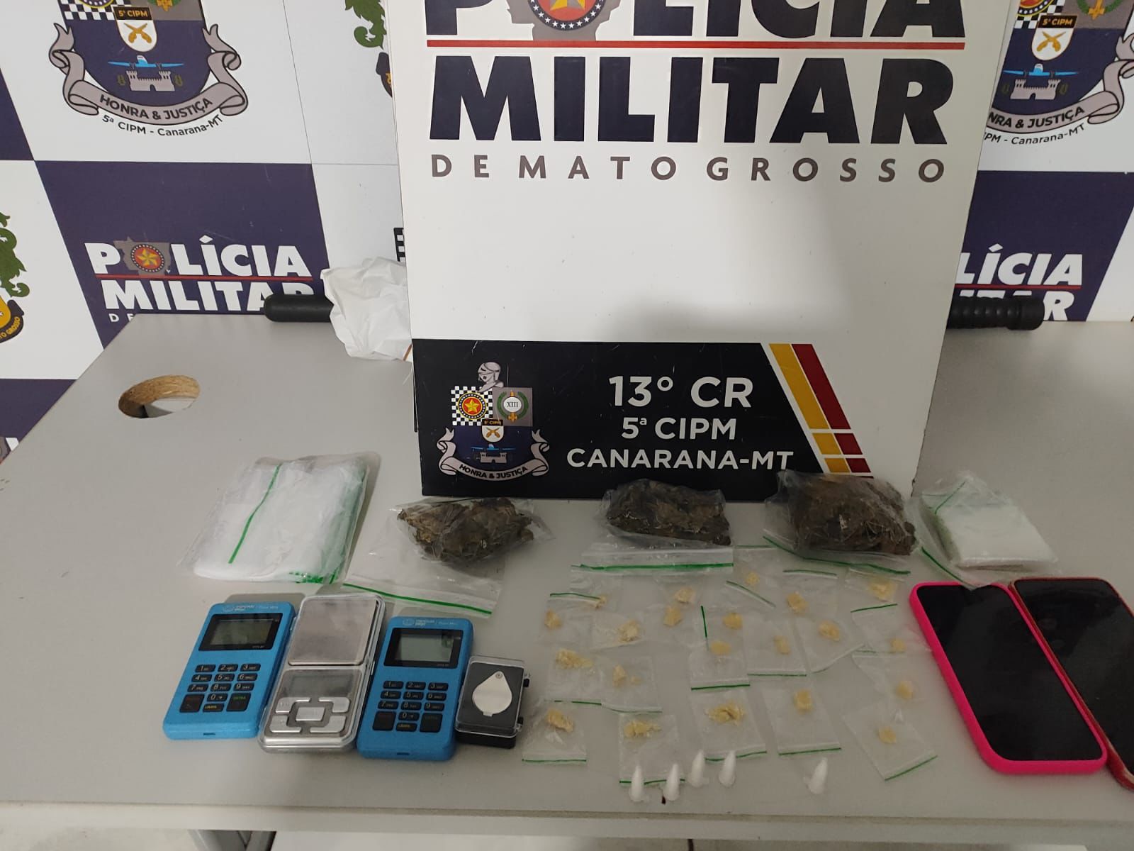 PM deteve 4 suspeitos envolvidos com o tráfico de drogas