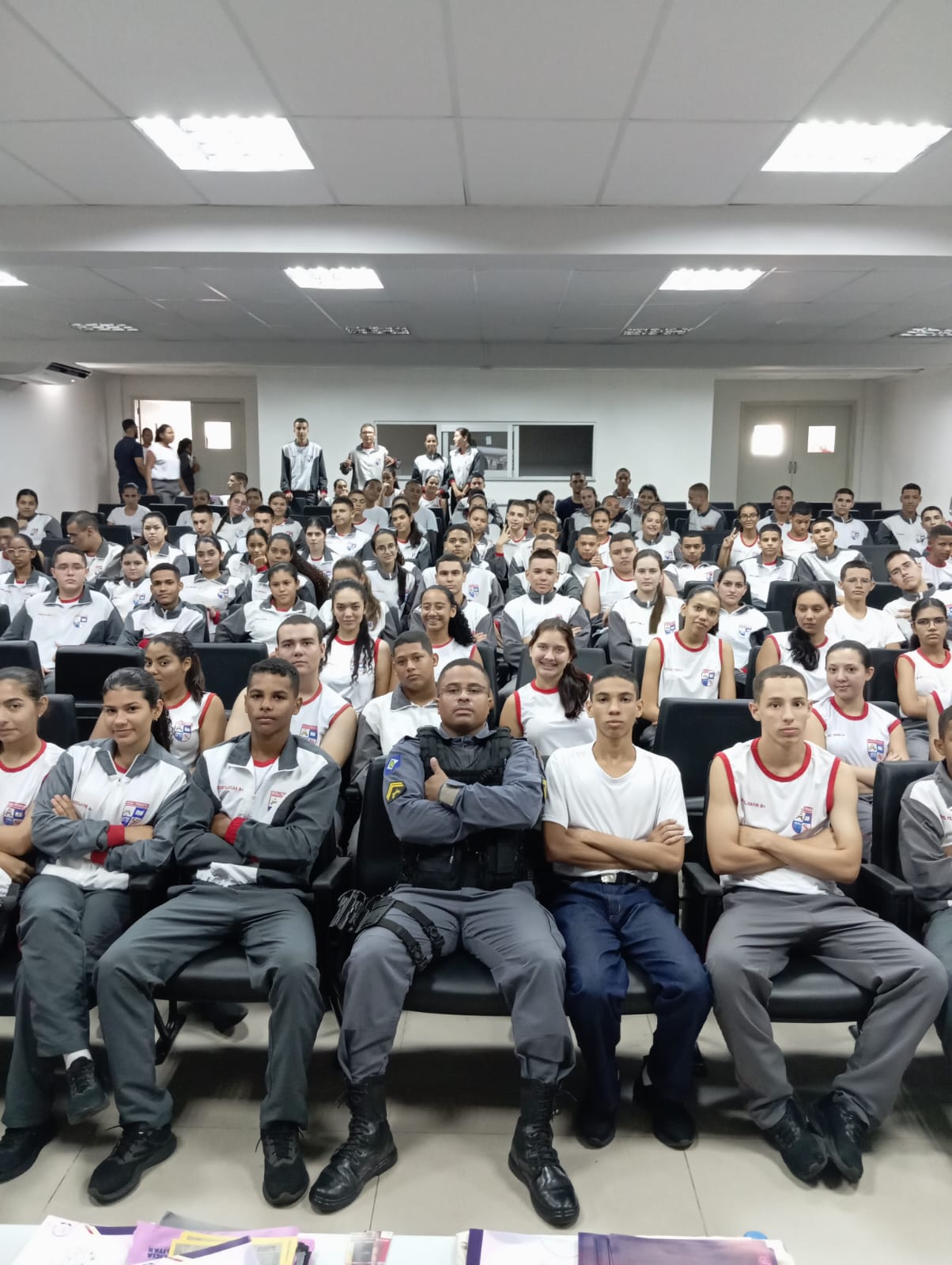 Palestra sobre violência contra a mulher