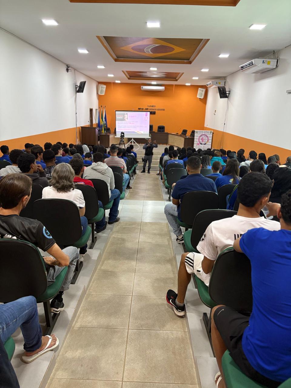 Patrulha Maria da Penha promoveu palestras