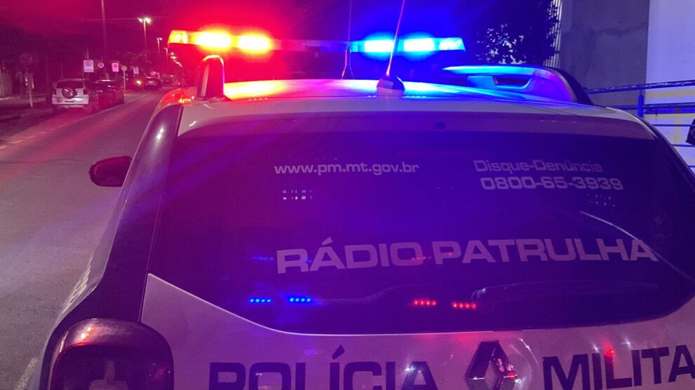 PM flagra motociclista em alta velocidade e sem CNH