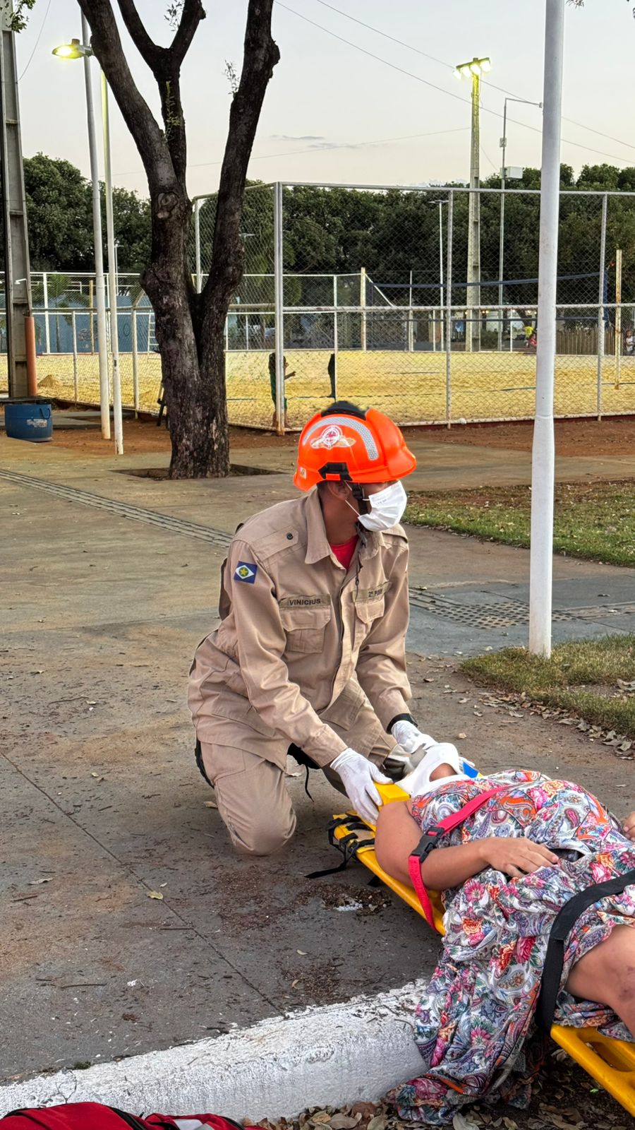 Mulher grávida é atropelada e Corpo de Bombeiros presta socorro