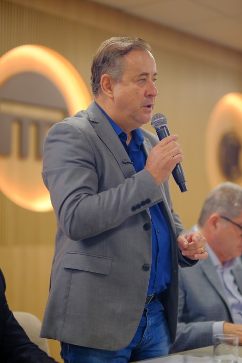 Dr. Eugênio defende urgência no debate sobre Previdência Social em municípios