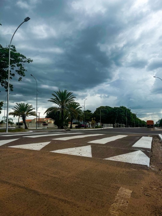 Frente fria deve provocar chuvas e descargas elétricas em Mato Grosso