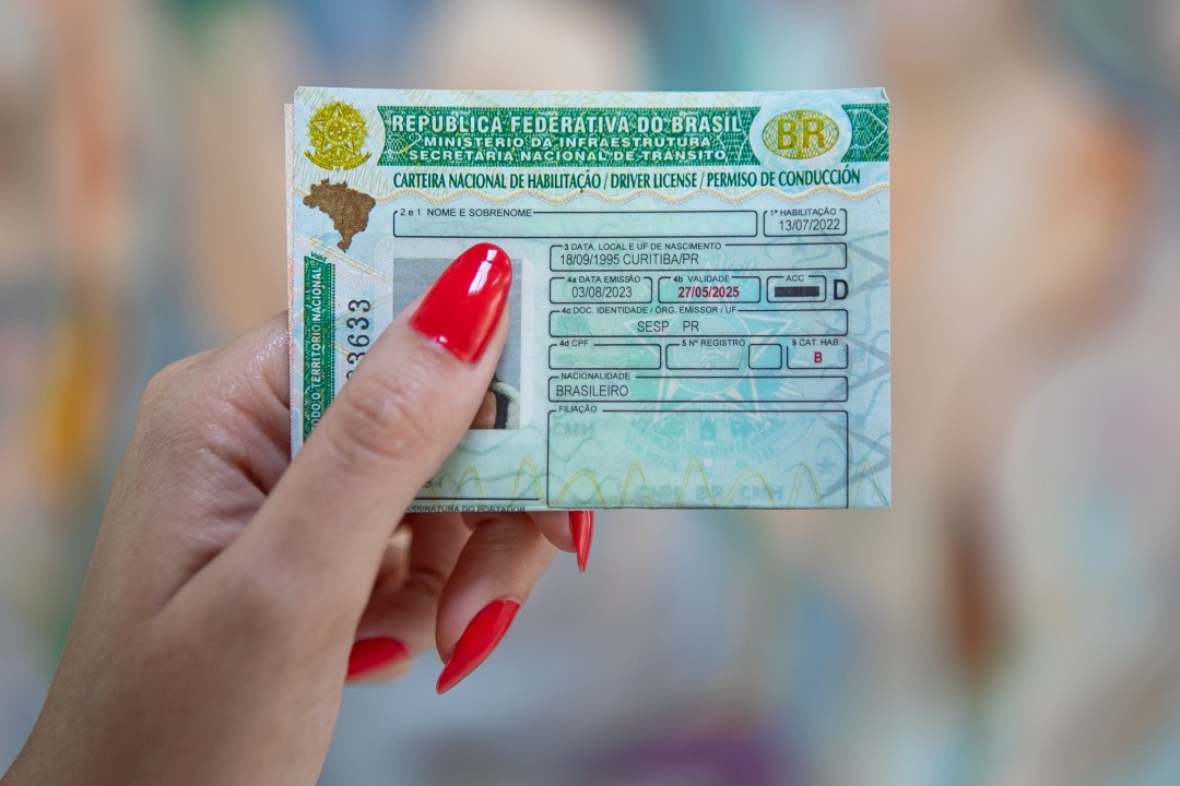 Instrutores de trânsito não conseguem trabalhar por falha do Detran/MT