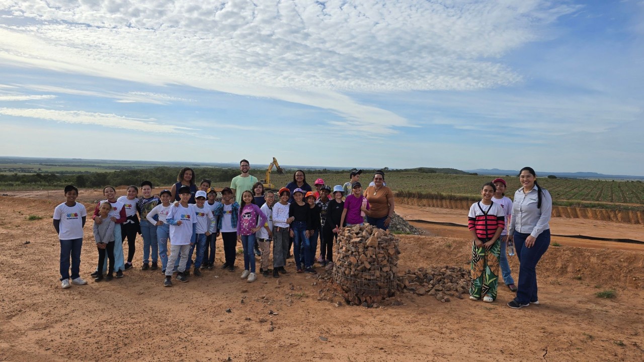 EcoTroca Água Boa leva alunos ao Aterro Sanitário e fortalece educação ambiental