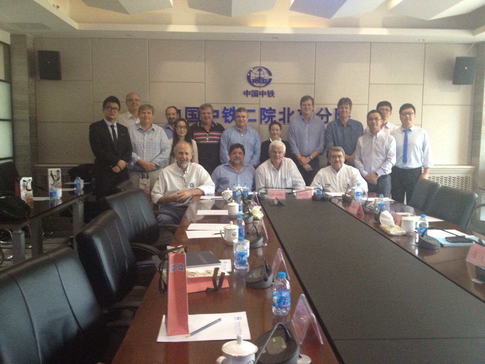 Comitiva brasileira se reúne com executivos da China Railway Eryuan Engineering Group Corporation Ltda (CREEC), em Pequim Crédito: Thielli Bairros, Ascom Aprosoja