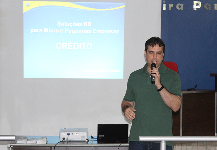 Eduardo Luna, palestrante da superintendência do banco do Brasil