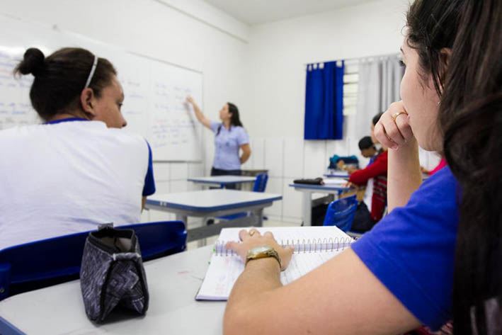 Aluno em sala de aula