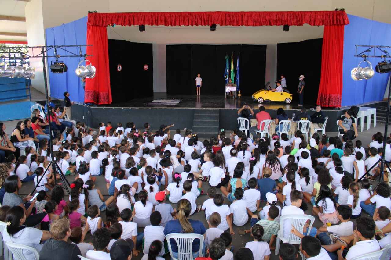 Alunos do municipio dao show em Festival de Educacao no Transito