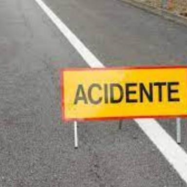Acidente na AB-100 envolve 3 veículos